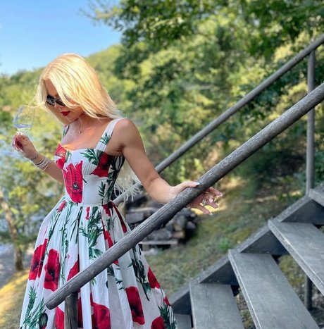 Khloe Kardashian pornstar pretty photos