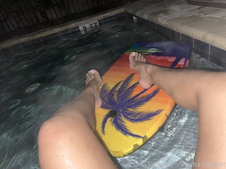 Ayisha Diaz star pretty photos