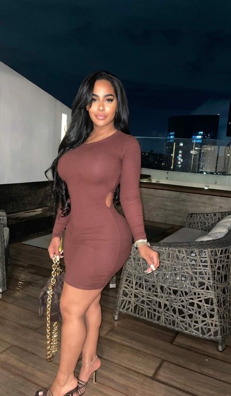 Ayisha Diaz hd star image