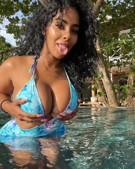Ayisha Diaz hd star archive