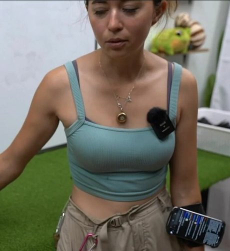 Mayahiga hot actress gallery