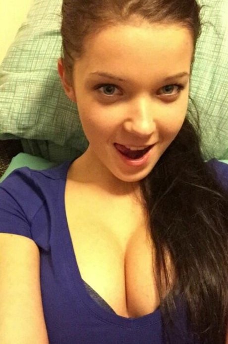 asian girlfriend onlyfans sexy photo