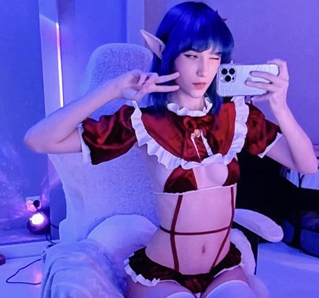 busty mom onlyfans sexy pics