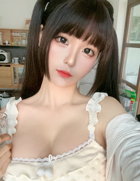 pregnant asian onlyfans porno pic