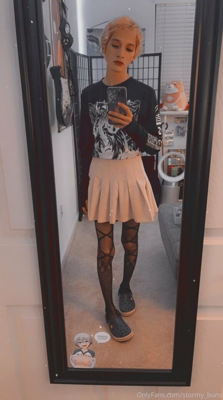 Stormy buns model high quality archive