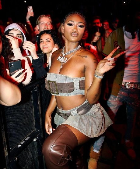 Kaliii pretty pornstar photos