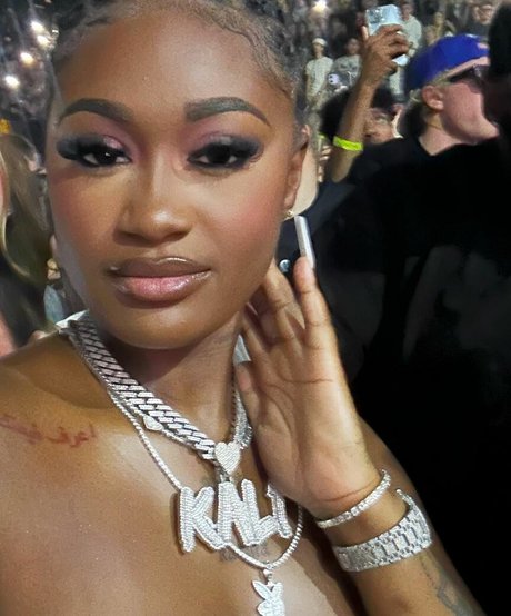 Kaliii porn model picture