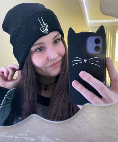 Kittykattgirl exclusive model pic