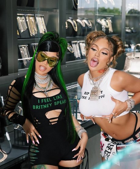 20 years old onlyfans free pictures