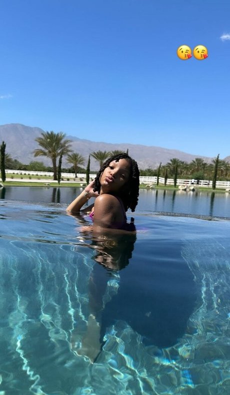 Halle Bailey hd pornstar photos