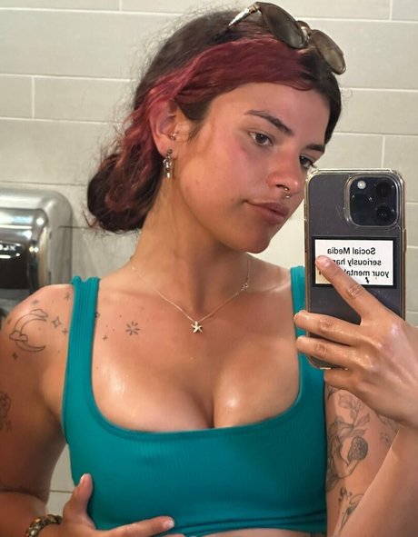 issameg model high quality galleries