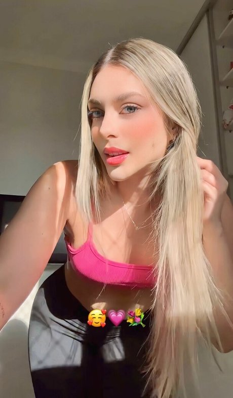 Carolina Paiva actress photos