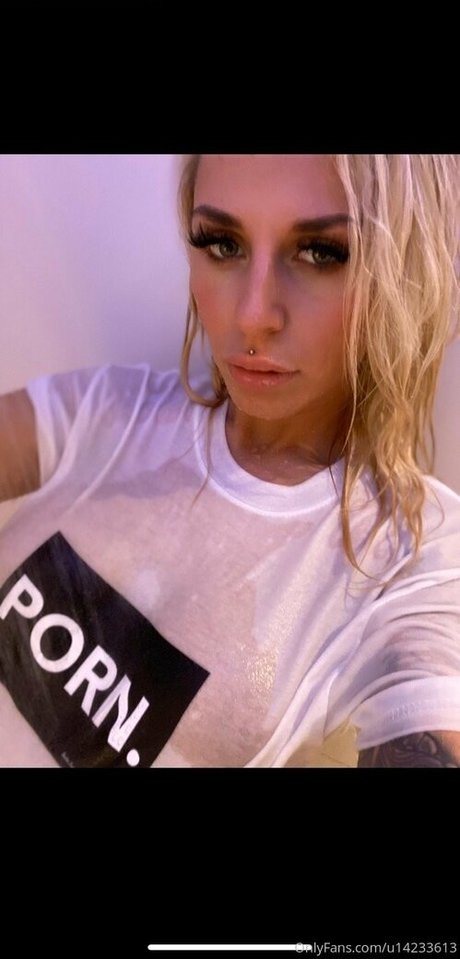 Hotwifey hot model picture