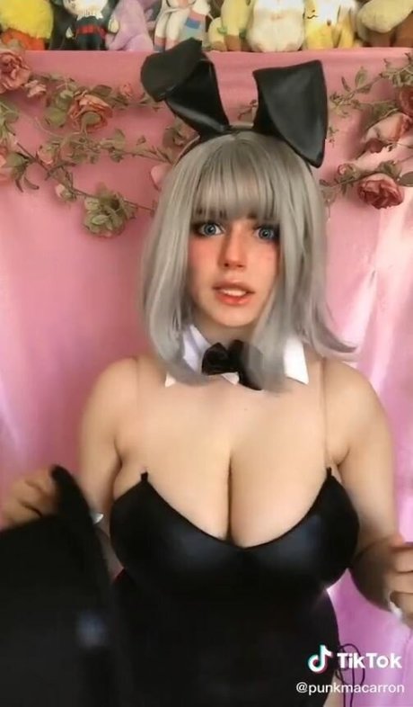 Punk Macarroni model adult galleries