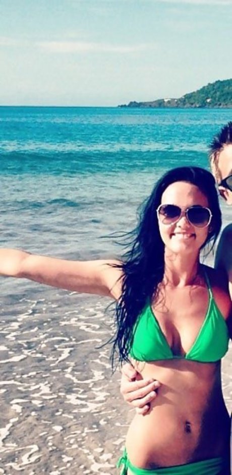 Brittney Atwood naked model gallery