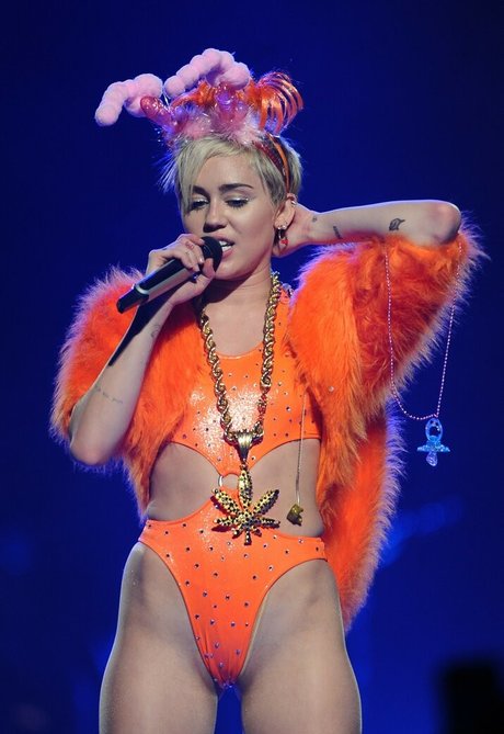 beach milf onlyfans art porn pictures