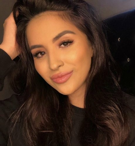 mature fake tits onlyfans sexy nude photos