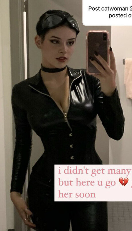 Sugarsweetnite model erotic photo