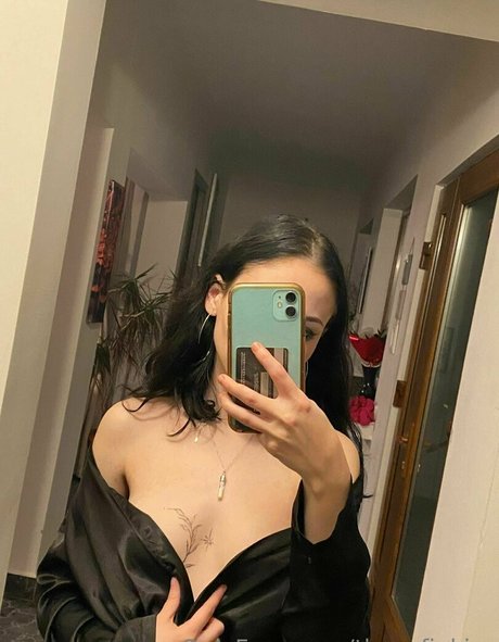 thesofiakiss free actress pic