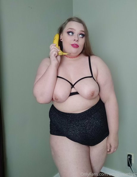 phoebegoth model hot photo