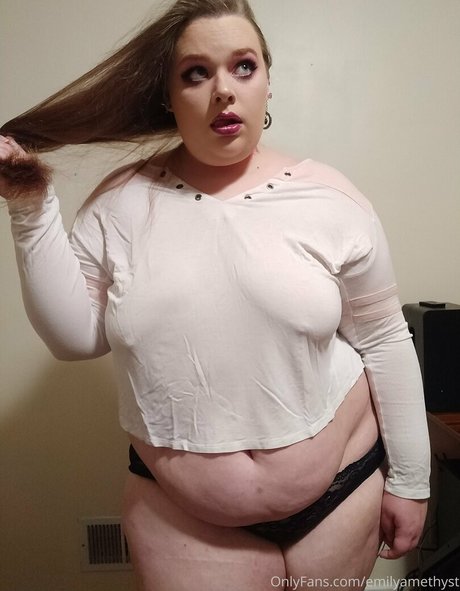 phoebegoth Profile Pic