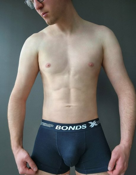 tommykyra sexy actress pic