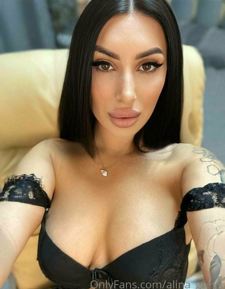 beach blowjob onlyfans erotic pics