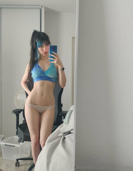 pregnant asian onlyfans adult images