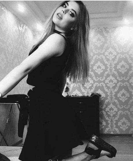 sandrateeny model perfect pictures