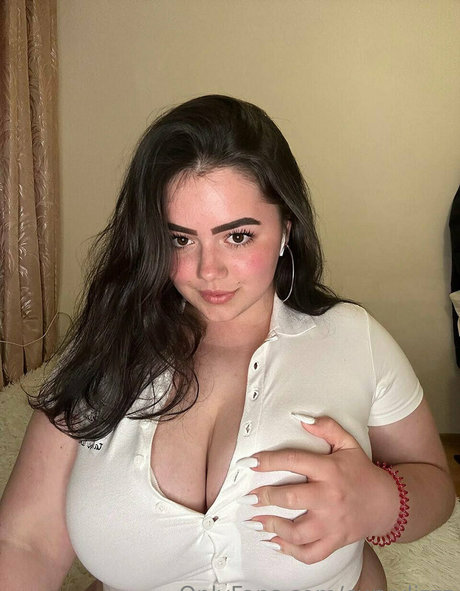 curvylizzz pornstar perfect images