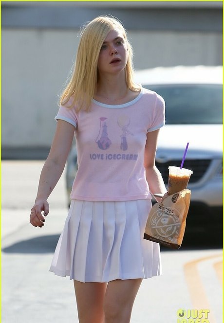 Elle Fanning xxx star gallery