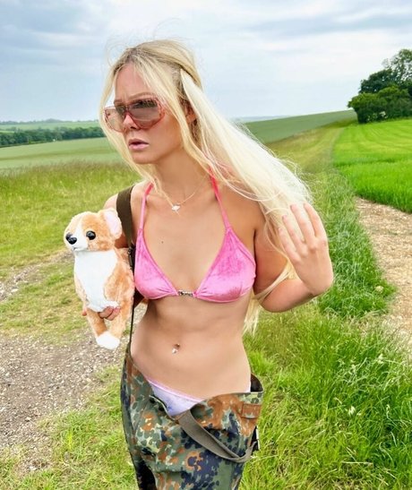 celebrity male onlyfans beautiful nude img