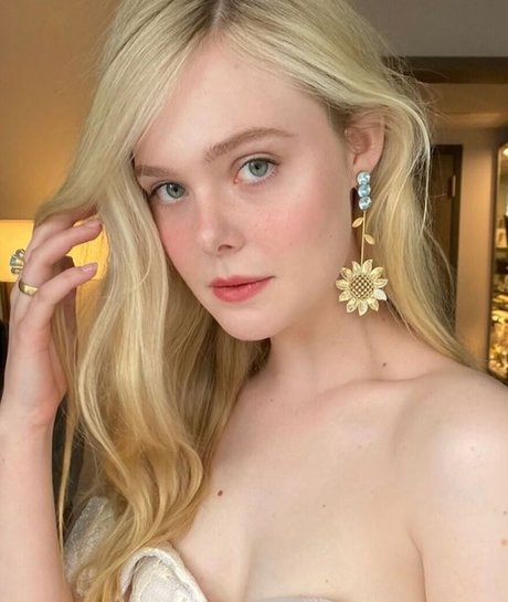 Elle Fanning free pornstar pic