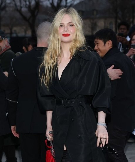 Elle Fanning star free pictures