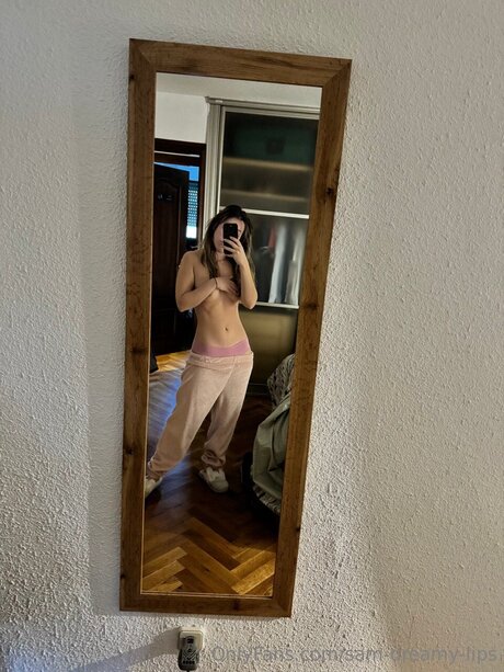 sam dreamy lips nude model pics