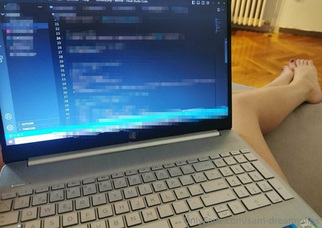 sam dreamy lips sexy pornstar pics