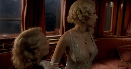 Scarlett Johansson hot star photo