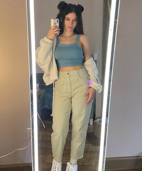 teen natural tits onlyfans erotic pictures