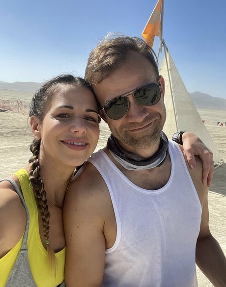 Laura Bailey model sexy picture