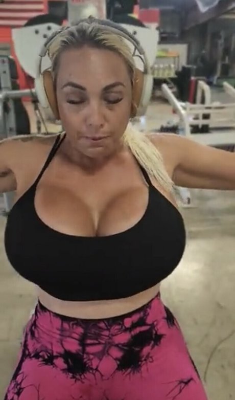 MrsPineappleGoddess adult star pics