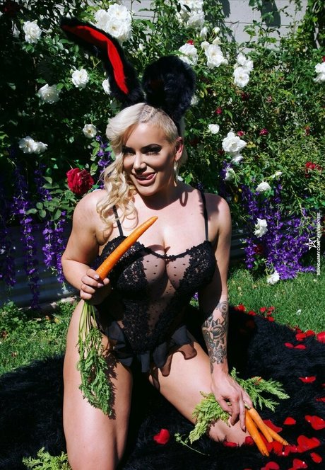 Taya Valkyrie pornstar nudes galleries
