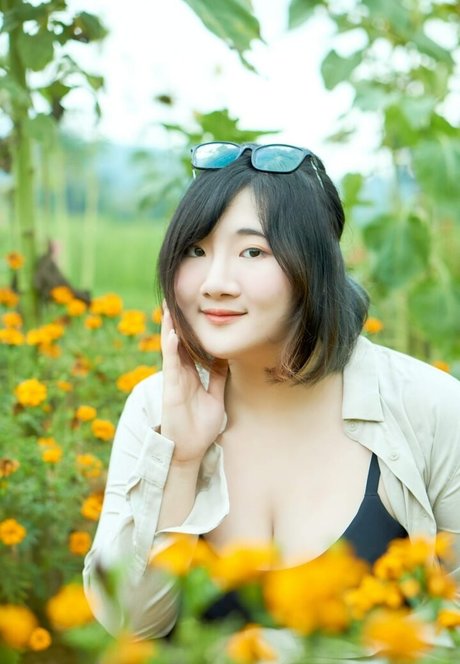 asian influencer onlyfans hot naked img