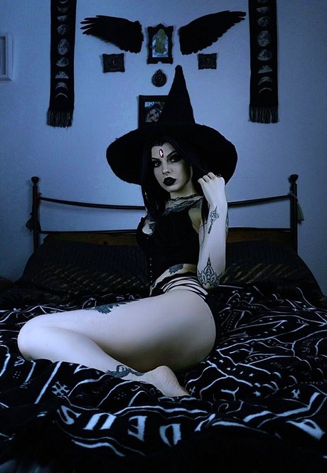 petite slut onlyfans art porn gallery