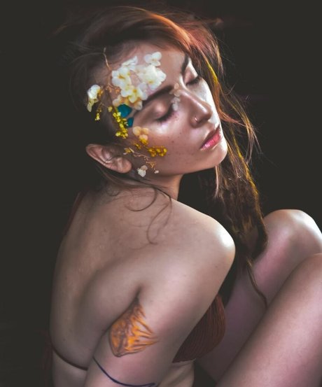 Eliza Grace model nice picture