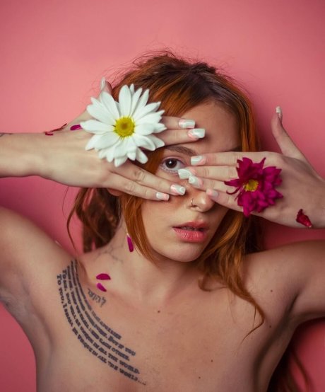 Eliza Grace exclusive star pic