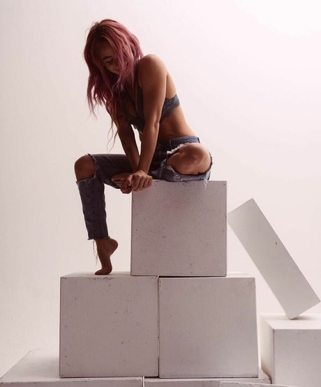 Eliza Grace free model images