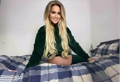 kellymilana star exclusive gallery