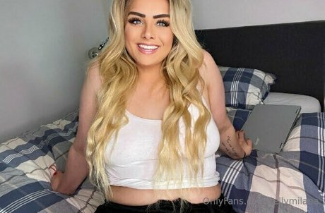 kellymilana nude pornstar photo