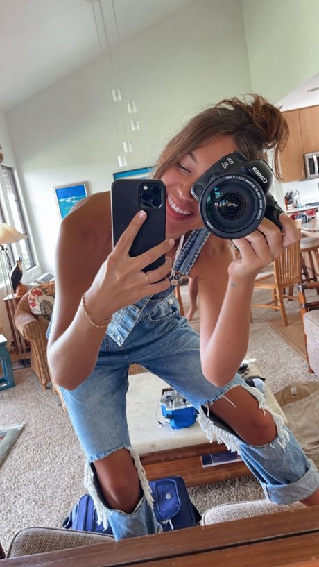 busty mom onlyfans hot naked picture