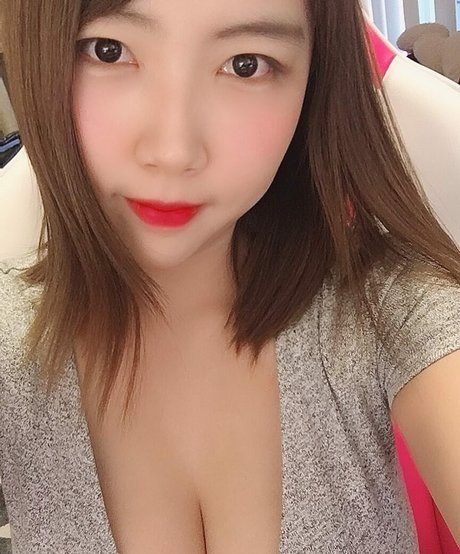 blonde princess onlyfans hot naked photo